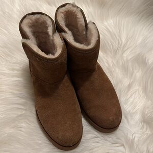UGG classic   Boot